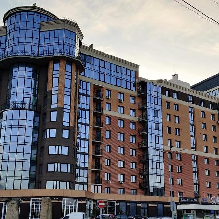 Апартаменты Yarovytsya Vip In The Center Луцк Экстерьер фото