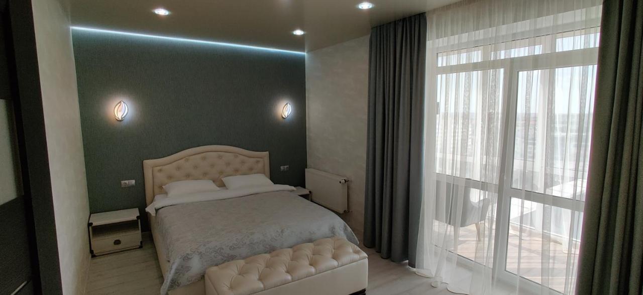 Апартаменты Yarovytsya Vip In The Center Луцк Экстерьер фото