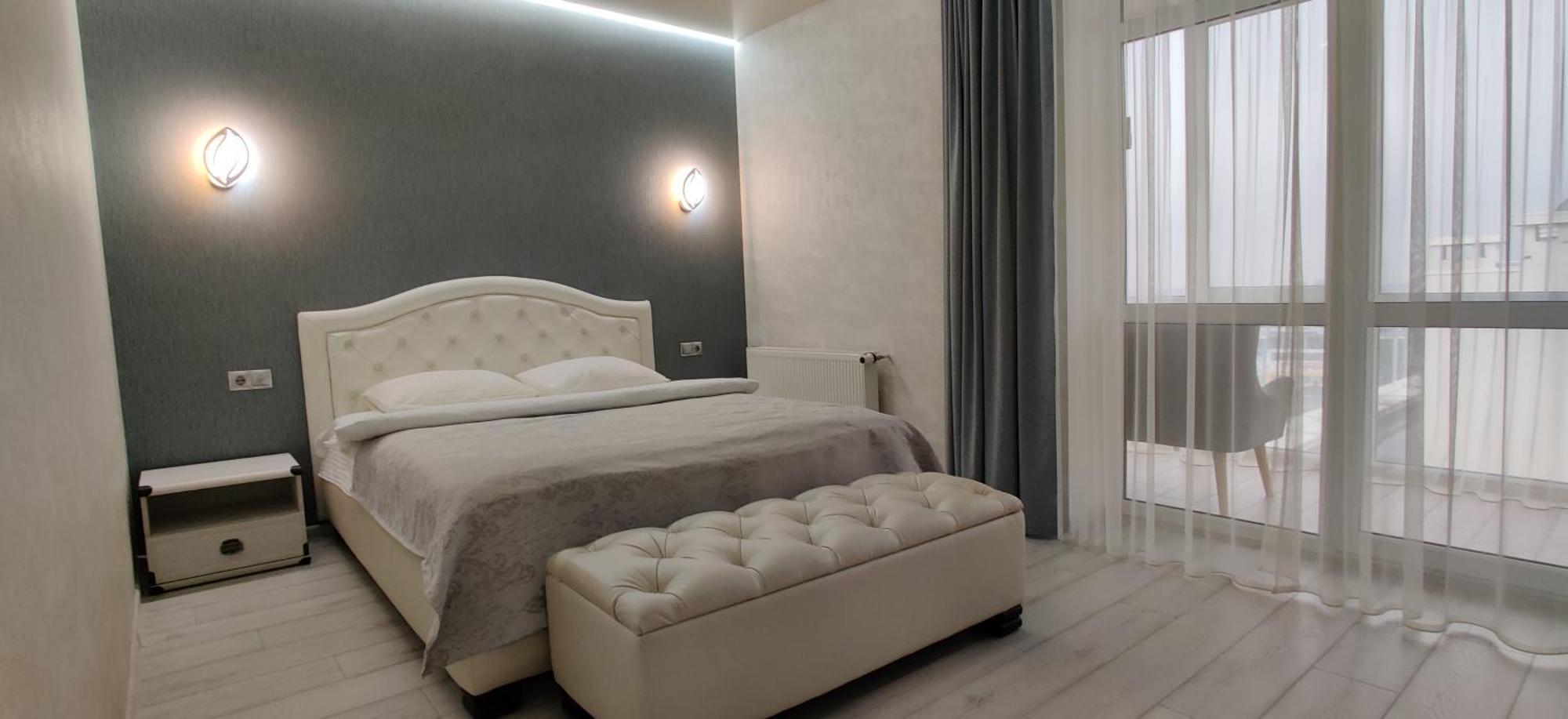Апартаменты Yarovytsya Vip In The Center Луцк Экстерьер фото